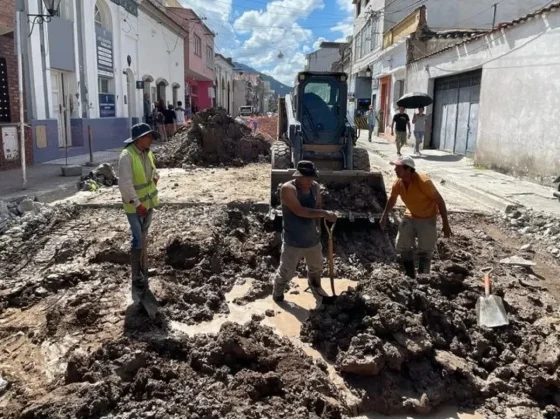 Corte en calle Alvarado antes de Jujuy, por obras tras una pérdida de agua