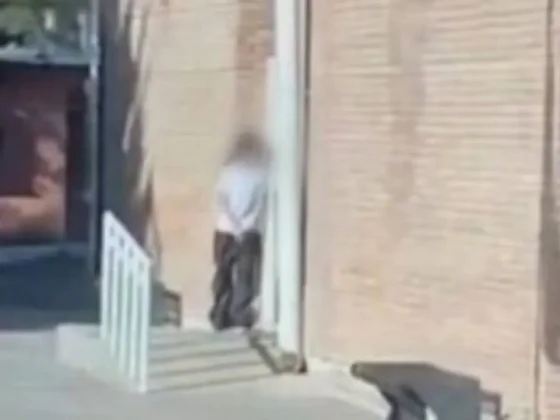 Detienen a un celador por el presunto abuso de la alumna que se atrincheró