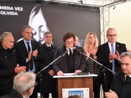 Fuerte respaldo de Milei a Israel en un acto marcado por la lluvia