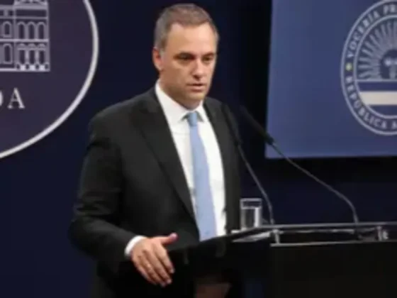 Adorni negó irregularidades en su patrimonio y se defendió tras el escándalo por viajes y propiedades