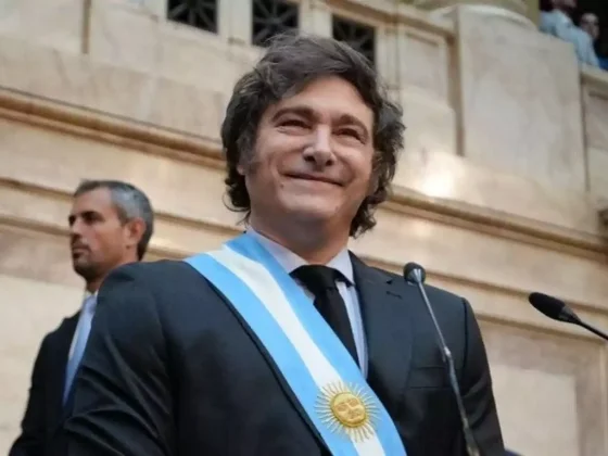 Milei perdió el monopolio de lo moral pero aun lo beneficia la ausencia de una oposición potable