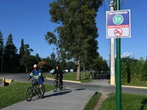 Las ciclovías no son para motos: refuerzan la señalética en la ciudad