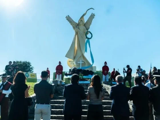La ciudad conmemoró el 44° aniversario del Día del Veterano y de los Caídos en Malvinas