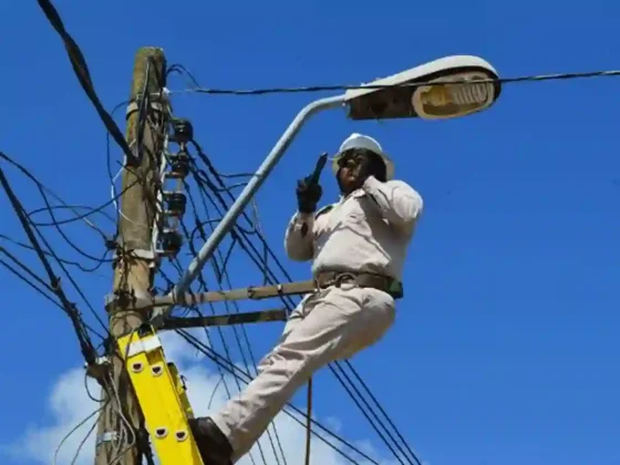 Oportunidad laboral: se buscan técnicos e ingenieros electricistas