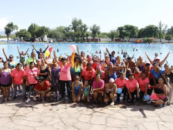 Más de 500 adultos mayores participaron del Primer Encuentro de AquaGym