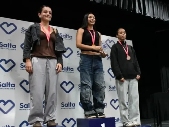 Maratón NB: los ganadores de la categoría de estudiantes recibieron sus premios