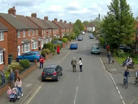 Una joven le ofreció servicios íntimos a un hombre de 70 años y le robó un Rolex