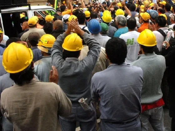 La informalidad laboral alcanza el 43 por ciento en el país