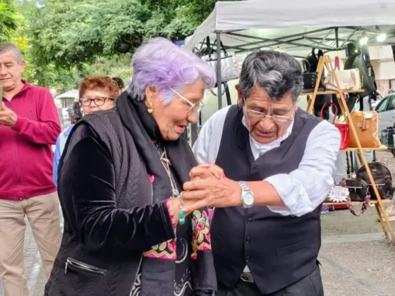 Tarde de tango en la ciudad: este sábado hay clase gratuita en el Paseo de los Poetas