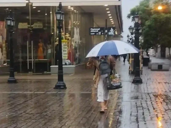 Alta humedad y lloviznas marcan un miércoles otoñal en la capital salteña