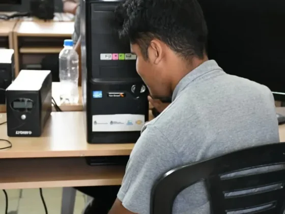 Personas con discapacidad visual asisten al curso de mantenimiento de equipos informáticos