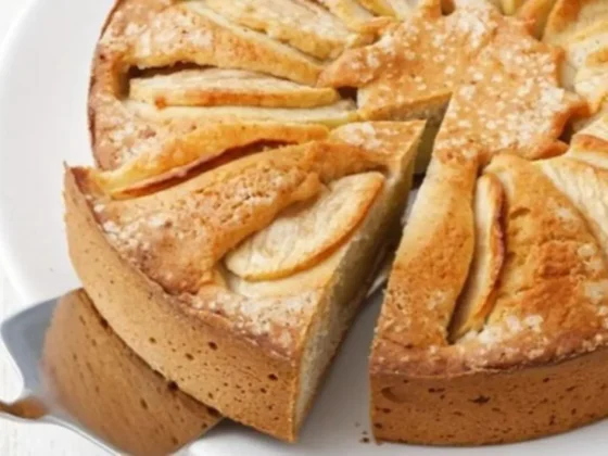 Cómo preparar torta de manzana sin harina: un postre saludable listo en minutos