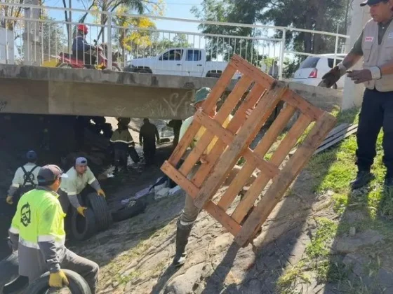 Se realizó el saneamiento del canal Saavedra que había sido ocupado ilegalmente