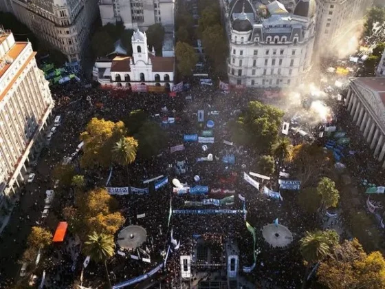 Universidades vuelven a marchar contra el ajuste del Gobierno