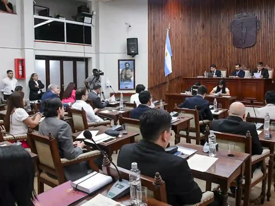 Convencionales libertarios aprobaron una reforma que podría ser letal para el turismo
