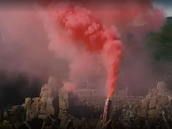 Prohíben el uso de bengalas de humo en el Monumento a Güemes en Salta