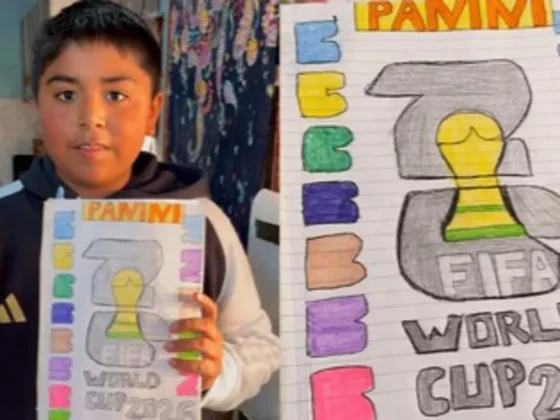 Un nene salteño creó su propio álbum del Mundial porque no podía comprarlo y ahora busca ayudar a su familia