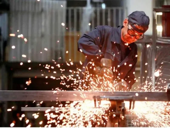 La industria volvió a mostrar señales de debilidad en abril y crece la preocupación en el sector