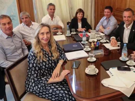 El Ejecutivo convoca a su mesa política y revisa el tablero legislativo
