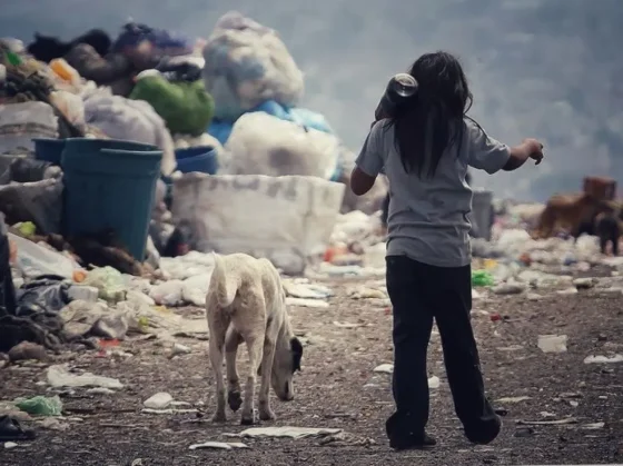 La pobreza infantil se redujo en 2025 aunque persisten señales de retroceso