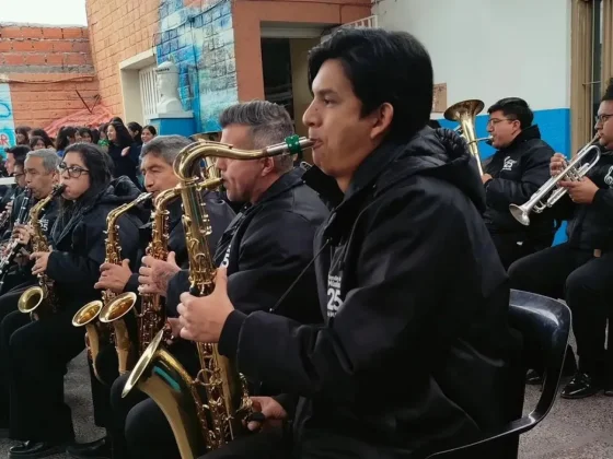 Alumnos participaron de un concierto didáctico junto a la Banda Municipal