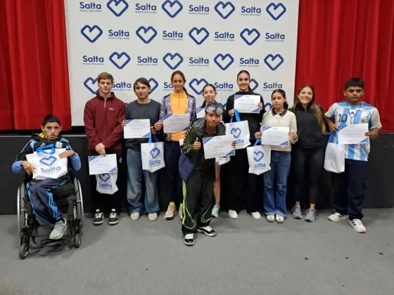 La Municipalidad entregó las Becas Deportivas 2026-2027 a 10 jóvenes de la ciudad