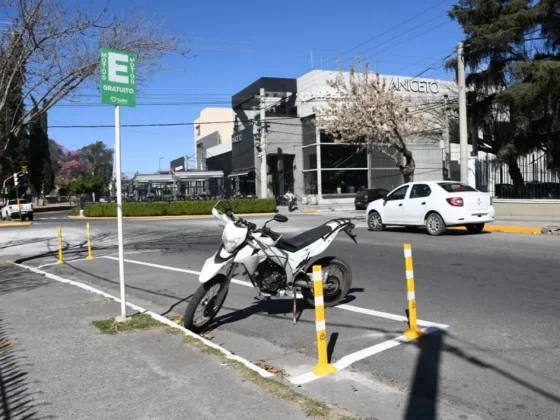 Las motos tendrán espacios de estacionamiento gratuito en la zona centro