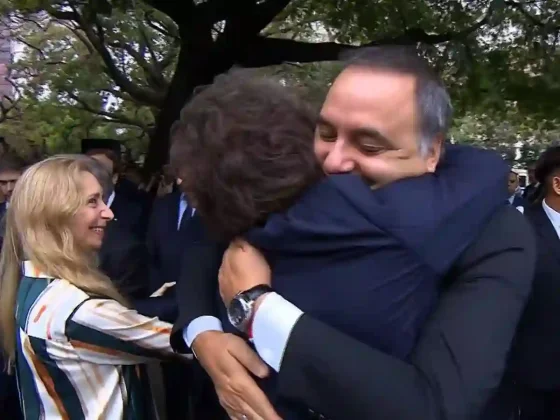 ¿Por qué Milei sigue sosteniendo a Adorni? El costo político que ya nadie disimula