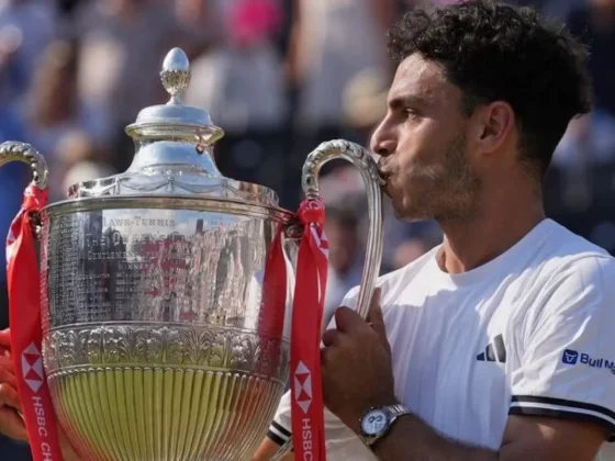 Cerúndolo hizo historia y conquistó Queen’s con un título inolvidable