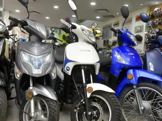 ¡A dos ruedas! Récord histórico en venta de motos frente a una histórica caída en la venta de autos