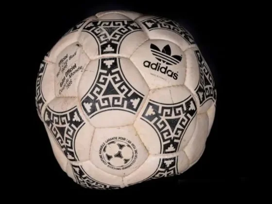 La pelota del Mundial 86 con los goles de Maradona sale a subasta