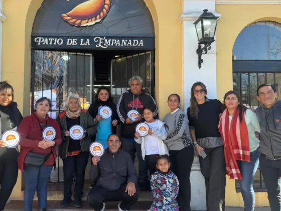 Locales del Patio de la Empanada recibieron el sello de ‘Auténtica Empanada Salteña’