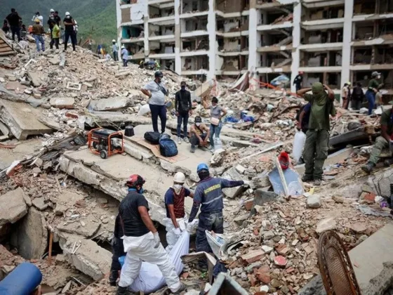 Venezuela supera los 4.500 fallecidos tras los devastadores terremotos de junio
