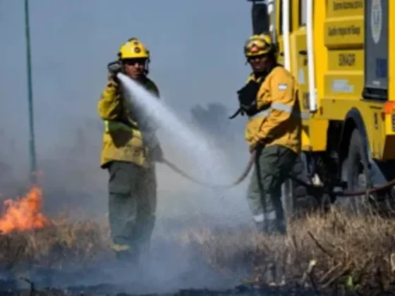 Cerraron un tramo de la Circunvalación Oeste de Salta por incendios forestales: hay corte total y piden evitar la zona