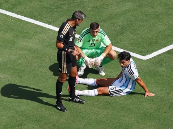 Preocupación por Lisandro Martínez tras su lesión en la final del Mundial