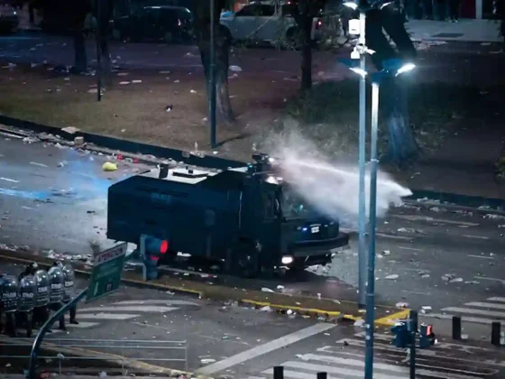 Festejos empañados: incidentes en el obelisco dejan al menos 15 detenidos