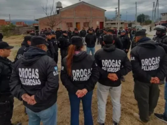 Demoraron a 16 personas y secuestraron más de 120 dosis de droga en el Valle de Lerma