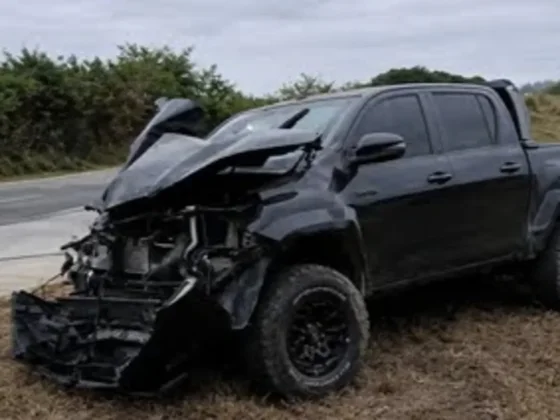 Impactante vuelco en la Ruta Nacional 50: un hombre salió despedido de una camioneta y fue hospitalizado de urgencia