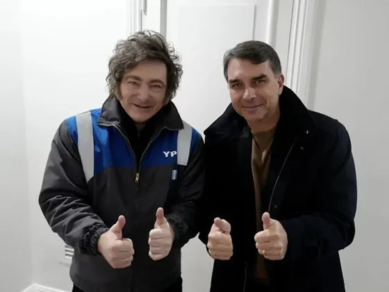 Milei viaja a Brasil para respaldar a Flávio Bolsonaro