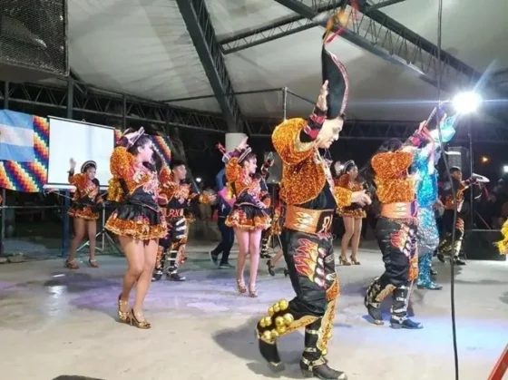 Salta celebra a Bolivia con música, danza y sabores típicos