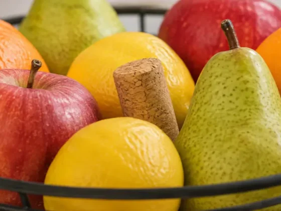 Colocar un corcho en el frutero: para qué sirve este truco y cuándo hacerlo