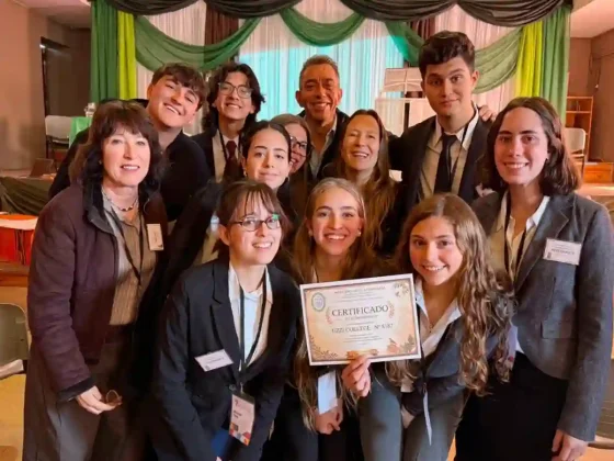 El colegio Uzzi se consagró campeón del Intercolegial de Debate