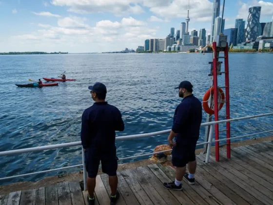 Donald Trump escaló la tensión con Canadá y rebautizó el Lago Ontario como “Lago de América”