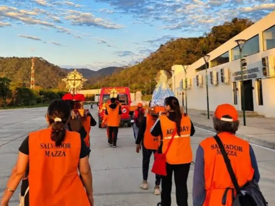 Peregrinos de la Virgen de la Peña ya caminan hacia Salta: avanzan por la Ruta 34