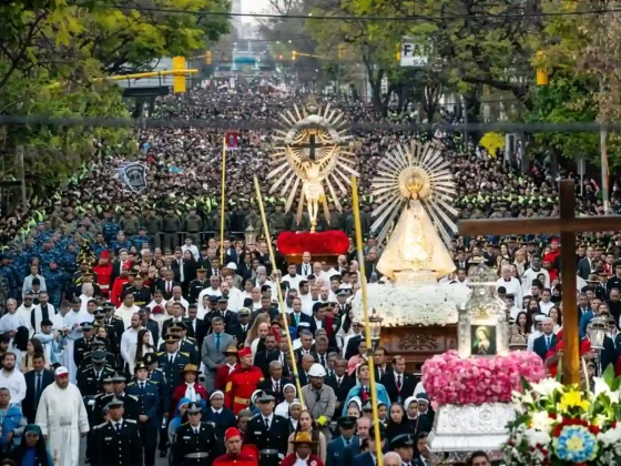 El pueblo de Salta renovó su Pacto de Fidelidad y amor con el Señor y la Virgen del Milagro