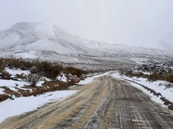 Nieve, viento y socavones complican el tránsito en las rutas salteñas