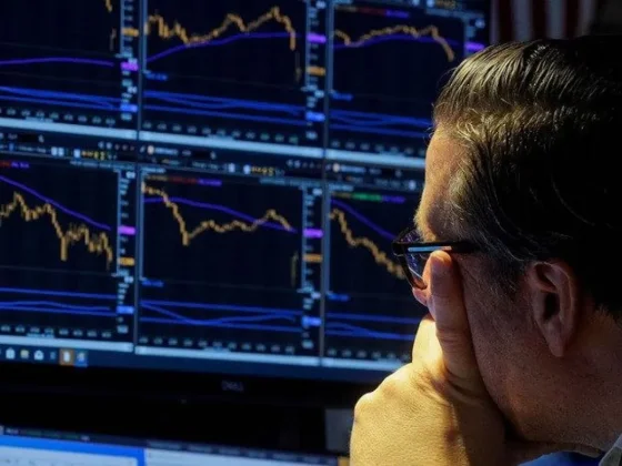 El riesgo país roza los 570 puntos y la deuda argentina profundiza su racha negativa