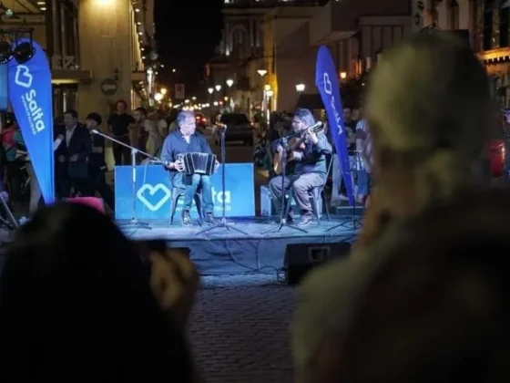 Junto a vecinos y artistas, Salta celebró la figura de Gustavo ‘Cuchi’ Leguizamón