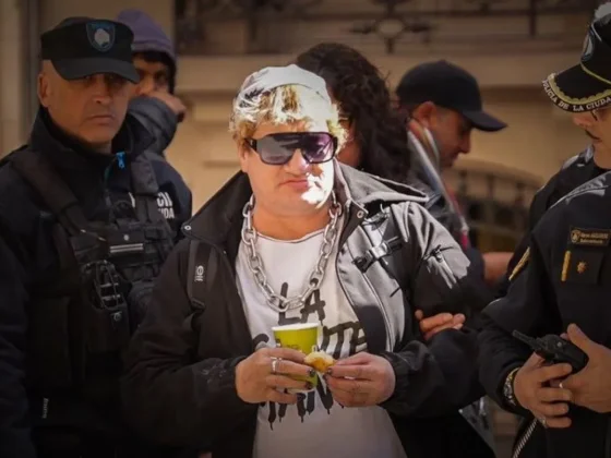 Pity Álvarez intentó escapar de la clínica y se suspendió el juicio