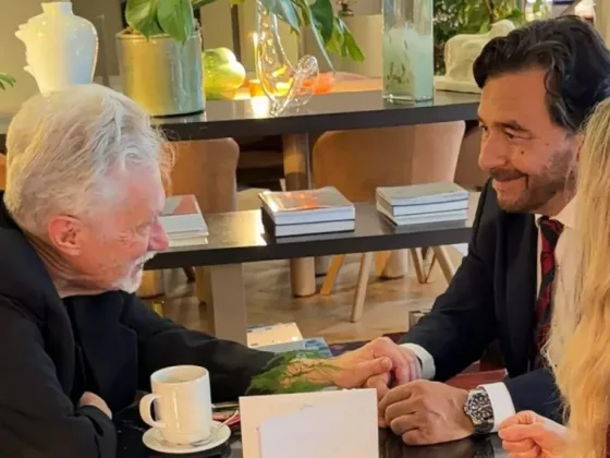 Sáenz se reunió en París con el padre de Cassandre Bouvier